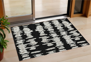 Homeroots 3' Stylish Black Ivory And Gray Striped Washable Area Rug For Indoor And Outdoor Versatility 3' X 5' Polyester 593998
