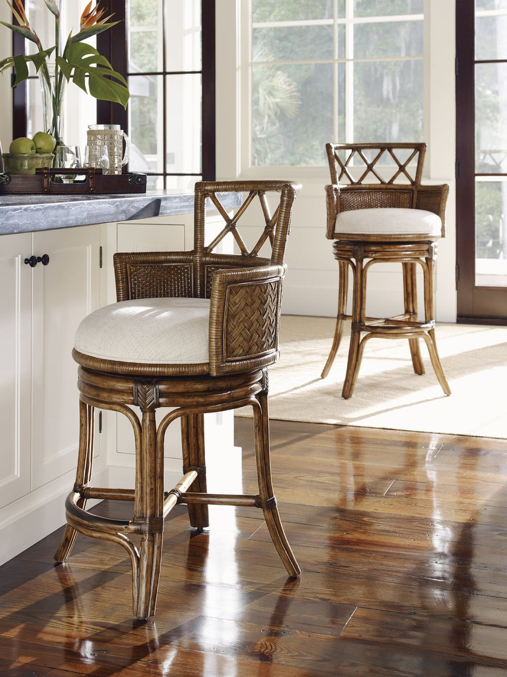 Lexington Tommy Bahama Home Kamala Swivel Stool - Embrace Relaxed Island Living With Elegant Rattan Design And Plush Comfort Caribbean Sunset  593-816-01