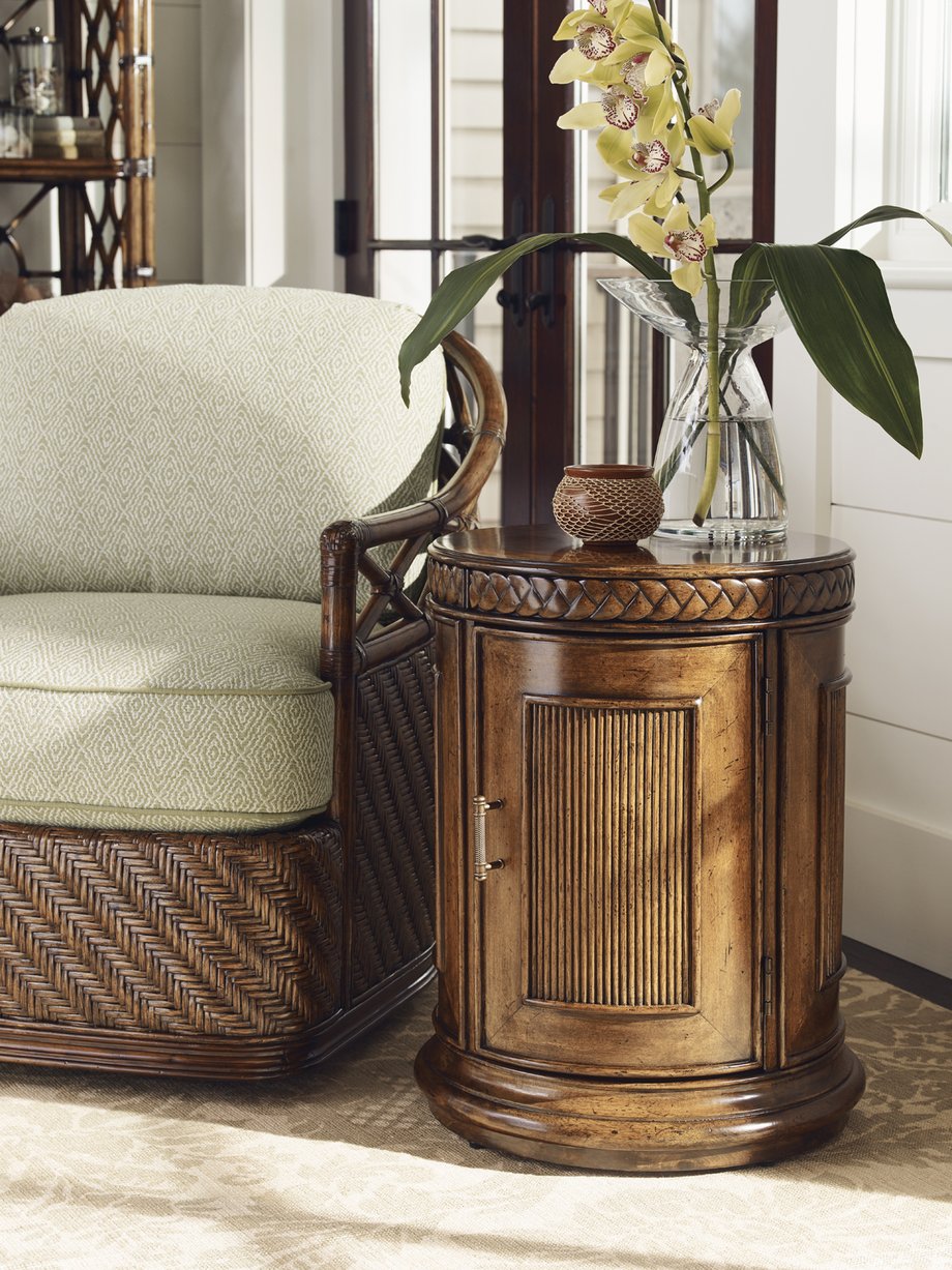 Lexington Tommy Bahama Home Belize Round End Table - Exquisite Caribbean Design With Woven Rattan, Cherry Veneer & Adjustable Shelf Caribbean Sunset  593-950