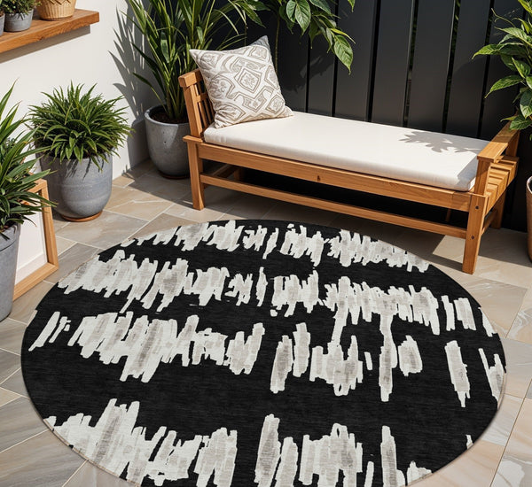 Homeroots 3' Stylish Black Ivory And Gray Striped Washable Area Rug For Indoor And Outdoor Versatility 8' Round Polyester 594000
