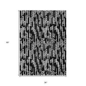 Homeroots 3' Beige And Ivory Tribal Washable Indoor Outdoor Area Rug - Durable, Stylish, Perfect For Any Space 3' X 5' Polyester 594076