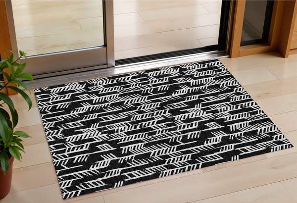 Homeroots 3' Beige And Ivory Tribal Washable Indoor Outdoor Area Rug - Durable, Stylish, Perfect For Any Space 3' X 5' Polyester 594076