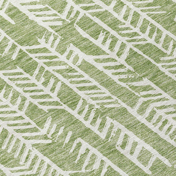 Homeroots 3' Beige And Ivory Tribal Washable Indoor Outdoor Area Rug - Durable, Stylish, Perfect For Any Space 8' Round Polyester 594102