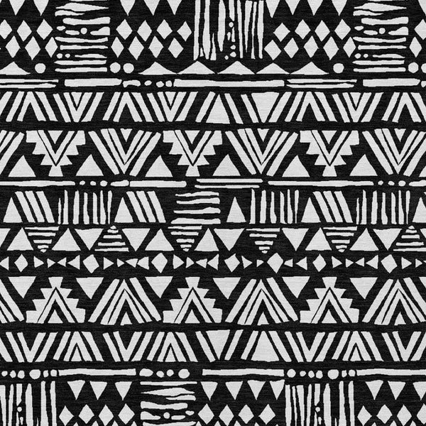 Homeroots 3' Black And Ivory Southwestern Washable Area Rug - Stylish Indoor/Outdoor Design For Any Space 5' X 8' Polyester 594149