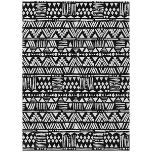 HomeRoots 5' Black and Ivory Southwestern Area Rug – Stylish, Washable Design for Indoor and Outdoor Spaces 8' X 10' 594151