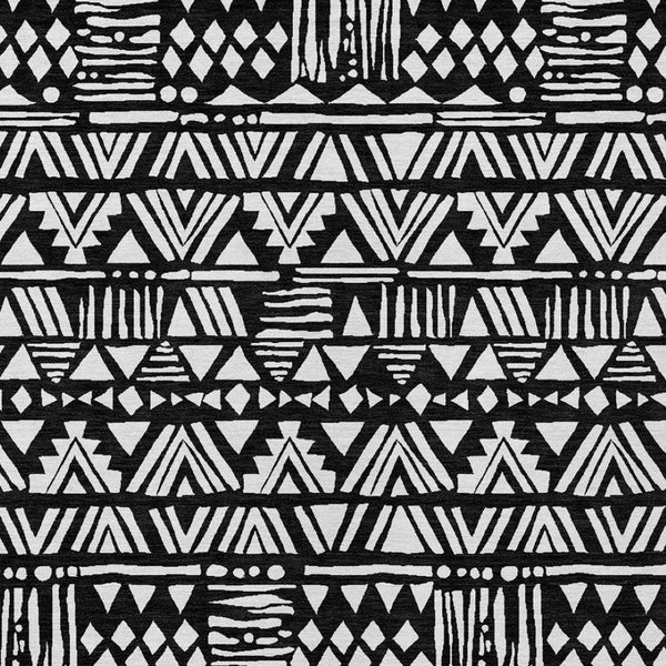 Homeroots 3' Black And Ivory Southwestern Washable Area Rug - Stylish Indoor/Outdoor Design For Any Space 8' X 10' Polyester 594151
