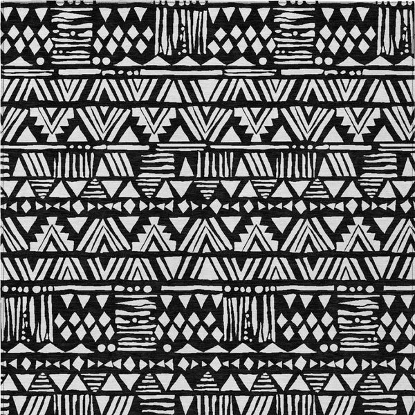 Homeroots 3' Black And Ivory Southwestern Washable Area Rug - Stylish Indoor/Outdoor Design For Any Space 9' X 12' Polyester 594152