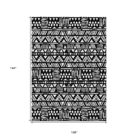 Homeroots 3' Black And Ivory Southwestern Washable Area Rug - Stylish Indoor/Outdoor Design For Any Space 9' X 12' Polyester 594152