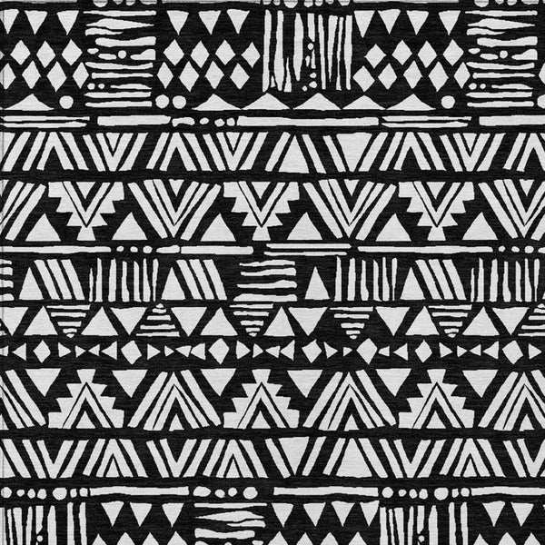 Homeroots 3' Black And Ivory Southwestern Washable Area Rug - Stylish Indoor/Outdoor Design For Any Space 10' X 14' Polyester 594153