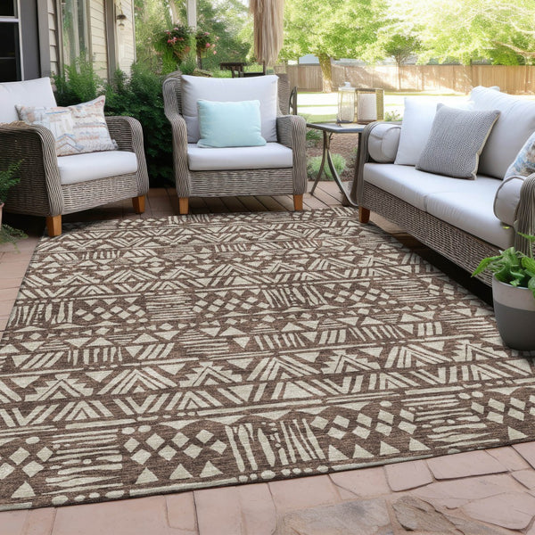 Homeroots 3' Black And Ivory Southwestern Washable Area Rug - Stylish Indoor/Outdoor Design For Any Space 8' X 10' Polyester 594157