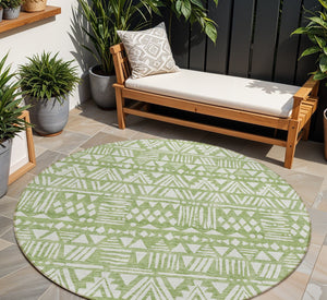 Homeroots 3' Black And Ivory Southwestern Washable Area Rug - Stylish Indoor/Outdoor Design For Any Space 8' Round Polyester 594168