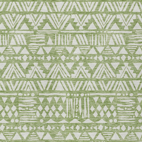 Homeroots 3' Black And Ivory Southwestern Washable Area Rug - Stylish Indoor/Outdoor Design For Any Space 8' X 10' Polyester 594169