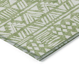 Homeroots 3' Black And Ivory Southwestern Washable Area Rug - Stylish Indoor/Outdoor Design For Any Space 10' X 14' Polyester 594171