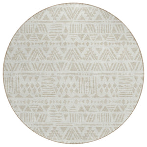 HomeRoots 5' Ivory and Beige Southwestern Area Rug – Durable, Washable Design for Indoor and Outdoor Spaces 8' Round 594174