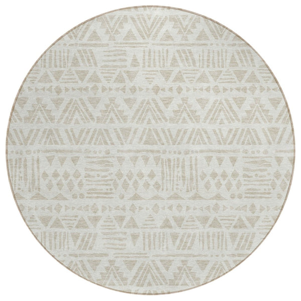 HomeRoots 5' Ivory and Beige Southwestern Area Rug – Durable, Washable Design for Indoor and Outdoor Spaces 8' Round 594174