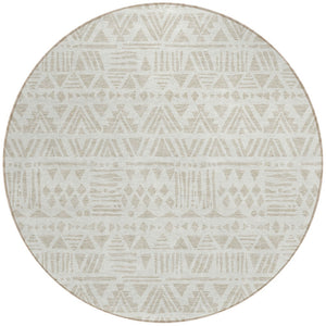 Homeroots 3' Black And Ivory Southwestern Washable Area Rug - Stylish Indoor/Outdoor Design For Any Space 8' Round Polyester 594174