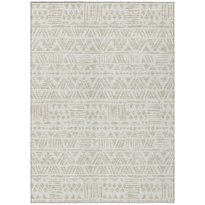 HomeRoots 9' Southwestern Ivory and Beige Area Rug - Stylish, Durable, Washable Design for Indoor and Outdoor Use 9' X 12' 594176