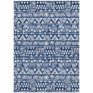 Homeroots 3' Black And Ivory Southwestern Washable Area Rug - Stylish Indoor/Outdoor Design For Any Space 8' X 10' Polyester 594181