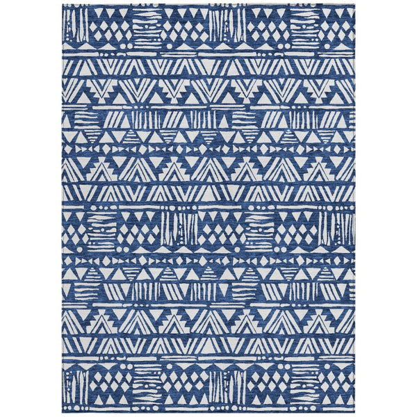 Homeroots 3' Black And Ivory Southwestern Washable Area Rug - Stylish Indoor/Outdoor Design For Any Space 8' X 10' Polyester 594181