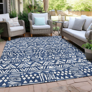 Homeroots 3' Black And Ivory Southwestern Washable Area Rug - Stylish Indoor/Outdoor Design For Any Space 10' X 14' Polyester 594183