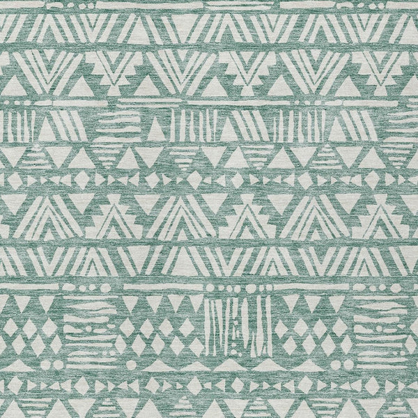 Homeroots 3' Black And Ivory Southwestern Washable Area Rug - Stylish Indoor/Outdoor Design For Any Space 9' X 12' Polyester 594188