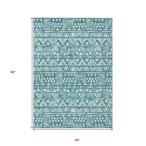 Homeroots 3' Black And Ivory Southwestern Washable Area Rug - Stylish Indoor/Outdoor Design For Any Space 5' X 8' Polyester 594191