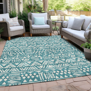 Homeroots 3' Black And Ivory Southwestern Washable Area Rug - Stylish Indoor/Outdoor Design For Any Space 8' X 10' Polyester 594193