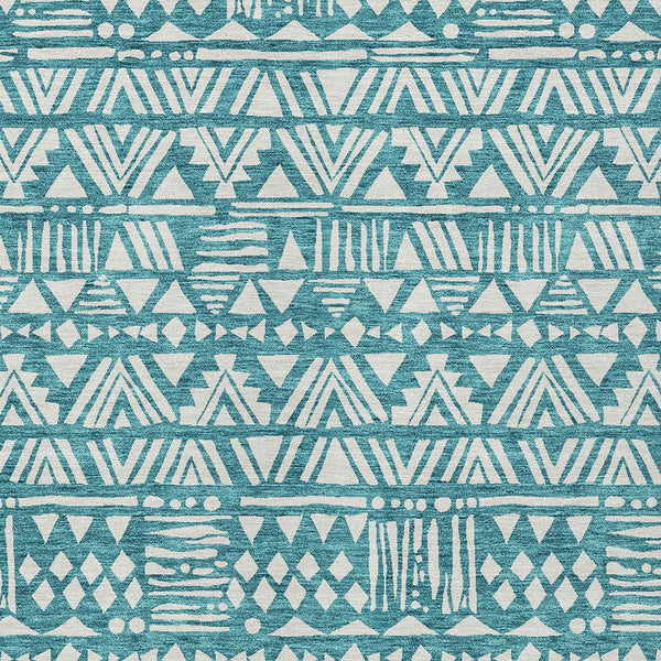 Homeroots 3' Black And Ivory Southwestern Washable Area Rug - Stylish Indoor/Outdoor Design For Any Space 10' X 14' Polyester 594195