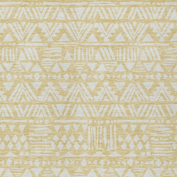 Homeroots 3' Black And Ivory Southwestern Washable Area Rug - Stylish Indoor/Outdoor Design For Any Space 5' X 8' Polyester 594203