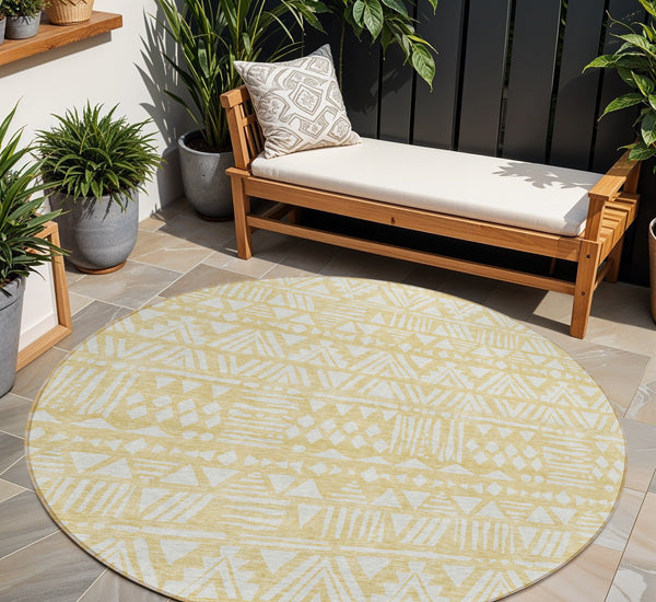 Homeroots 3' Black And Ivory Southwestern Washable Area Rug - Stylish Indoor/Outdoor Design For Any Space 8' Round Polyester 594204