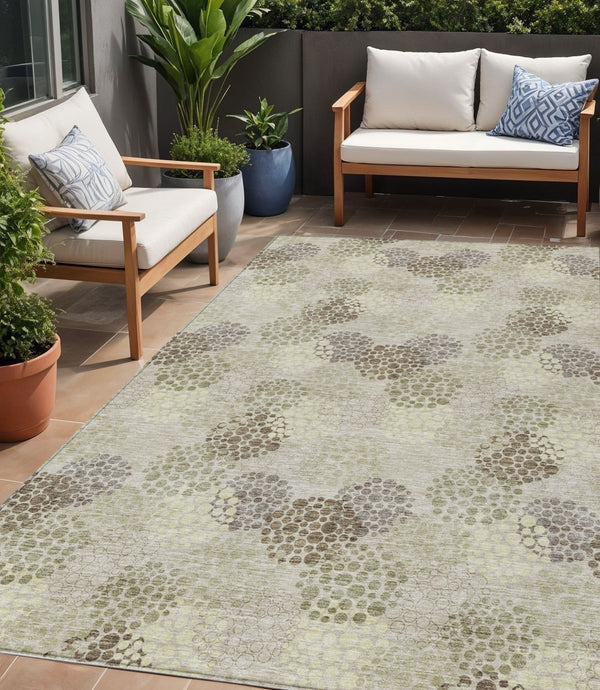 Homeroots 3' Beige Green And Ivory Polka Dot Washable Area Rug - Perfect For Indoor Or Outdoor Spaces! 5' X 8' Polyester 594209
