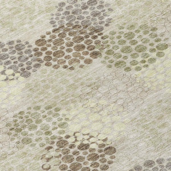 Homeroots 3' Beige Green And Ivory Polka Dot Washable Area Rug - Perfect For Indoor Or Outdoor Spaces! 8' Round Polyester 594210
