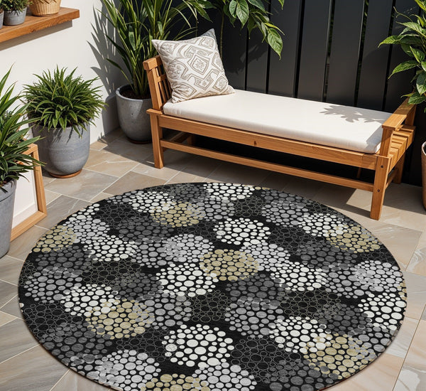 Homeroots 3' Beige Green And Ivory Polka Dot Washable Area Rug - Perfect For Indoor Or Outdoor Spaces! 8' Round Polyester 594216