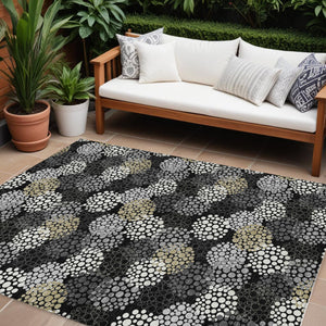 Homeroots 3' Beige Green And Ivory Polka Dot Washable Area Rug - Perfect For Indoor Or Outdoor Spaces! 8' X 10' Polyester 594217