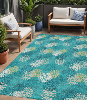 Homeroots 3' Beige Green And Ivory Polka Dot Washable Area Rug - Perfect For Indoor Or Outdoor Spaces! 5' X 8' Polyester 594233