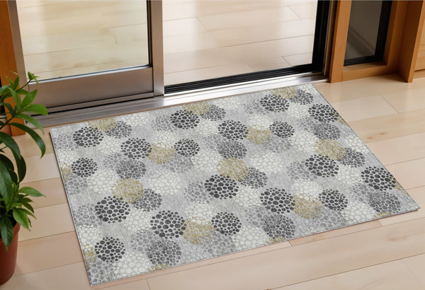 Homeroots 3' Beige Green And Ivory Polka Dot Washable Area Rug - Perfect For Indoor Or Outdoor Spaces! 3' X 5' Polyester 594250