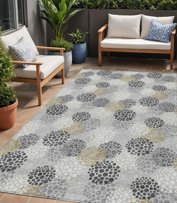 Homeroots 3' Beige Green And Ivory Polka Dot Washable Area Rug - Perfect For Indoor Or Outdoor Spaces! 5' X 8' Polyester 594251