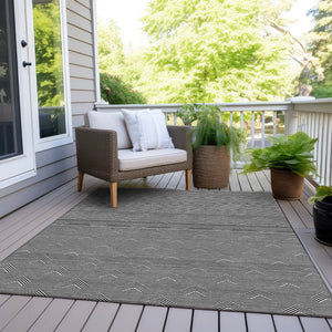Homeroots 3' Artichoke Green & Ivory Geometric Washable Area Rug For Indoor And Outdoor Spaces, Durable Design 3' X 5' Polyester 594364