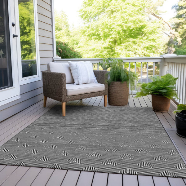 Homeroots 3' Artichoke Green & Ivory Geometric Washable Area Rug For Indoor And Outdoor Spaces, Durable Design 8' X 10' Polyester 594367