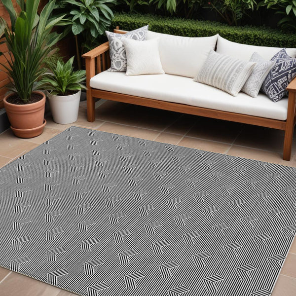 Homeroots 3' Artichoke Green & Ivory Geometric Washable Area Rug For Indoor And Outdoor Spaces, Durable Design 9' X 12' Polyester 594368