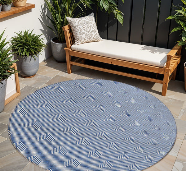 Homeroots 3' Artichoke Green & Ivory Geometric Washable Area Rug For Indoor And Outdoor Spaces, Durable Design 8' Round Polyester 594379