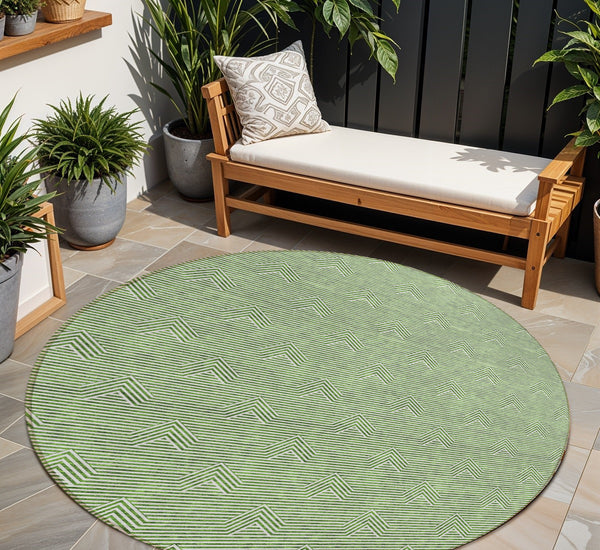 Homeroots 3' Artichoke Green & Ivory Geometric Washable Area Rug For Indoor And Outdoor Spaces, Durable Design 8' Round Polyester 594385