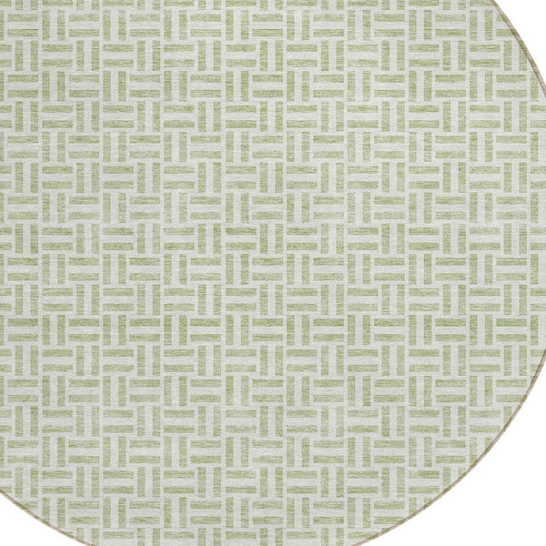 Homeroots 3' Stylish Artichoke Green And Gray Geometric Washable Rug For Indoor And Outdoor Spaces 8' Round Polyester 594439