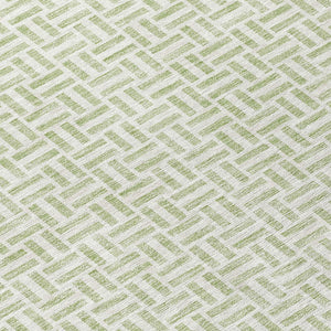 Homeroots 3' Stylish Artichoke Green And Gray Geometric Washable Rug For Indoor And Outdoor Spaces 8' Round Polyester 594439