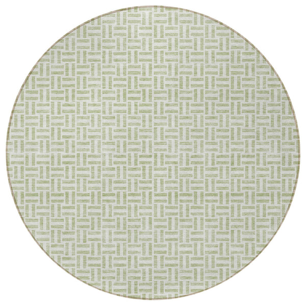Homeroots 3' Stylish Artichoke Green And Gray Geometric Washable Rug For Indoor And Outdoor Spaces 8' Round Polyester 594439
