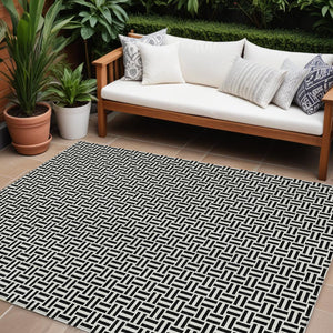 Homeroots 3' Stylish Artichoke Green And Gray Geometric Washable Rug For Indoor And Outdoor Spaces 8' X 10' Polyester 594446
