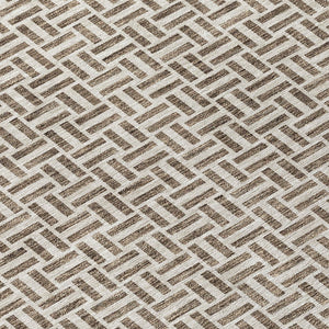 Homeroots 3' Stylish Artichoke Green And Gray Geometric Washable Rug For Indoor And Outdoor Spaces 5' X 8' Polyester 594456