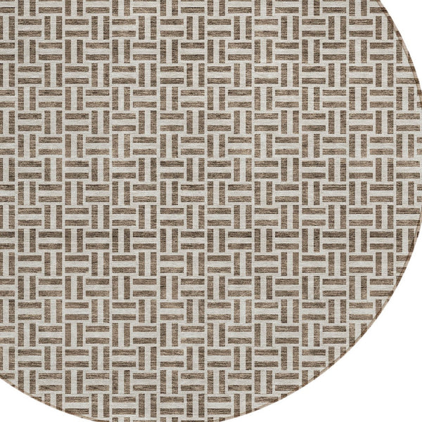 Homeroots 3' Stylish Artichoke Green And Gray Geometric Washable Rug For Indoor And Outdoor Spaces 8' Round Polyester 594457