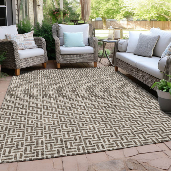 Homeroots 3' Stylish Artichoke Green And Gray Geometric Washable Rug For Indoor And Outdoor Spaces 8' X 10' Polyester 594458