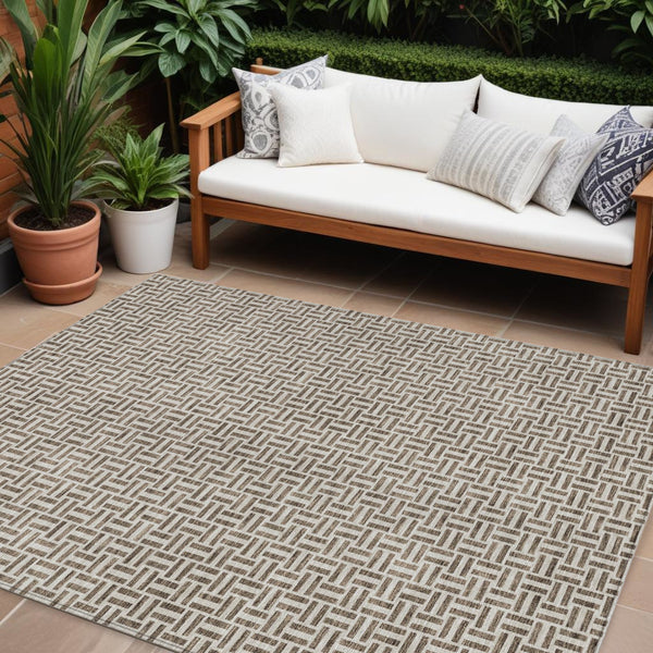 Homeroots 3' Stylish Artichoke Green And Gray Geometric Washable Rug For Indoor And Outdoor Spaces 10' X 14' Polyester 594460